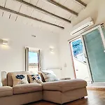 Luxury House דירה