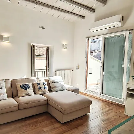 Luxury House צ'פאלו